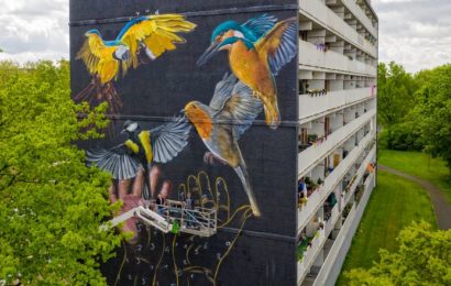 Kunstwerk Anouk en Naomi onthuld op Preludeflat