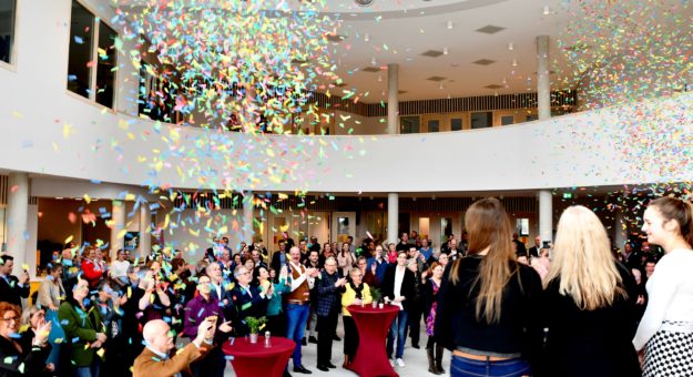 Het nieuwe gebouw van Ashram Nieuwkoop officieel geopend Het nieuwe gebouw van Ashram Nieuwkoop officieel geopend
