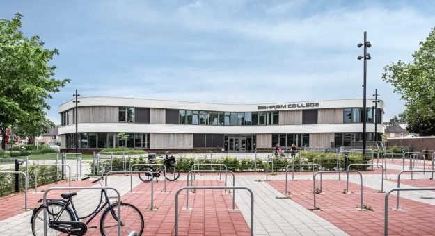 Naar het Ashram? Kom op de fiets! (of het OV)