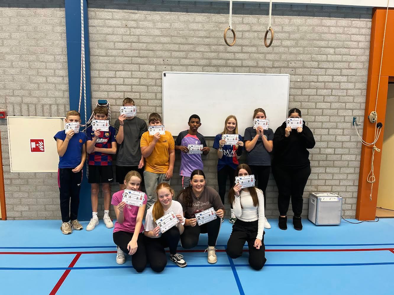 Ook je #pietendiploma haal je op het @ashramcollegenieuwkoop 🤪
•
•
•
•
#sinterklaas #december #ashramcollege #nieuwkoop #leuksteschool