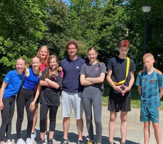 Gymles van Ramon. De vraag is: bij welke sport kleurt je haar oranje? #dtv #ashramalphen #lo